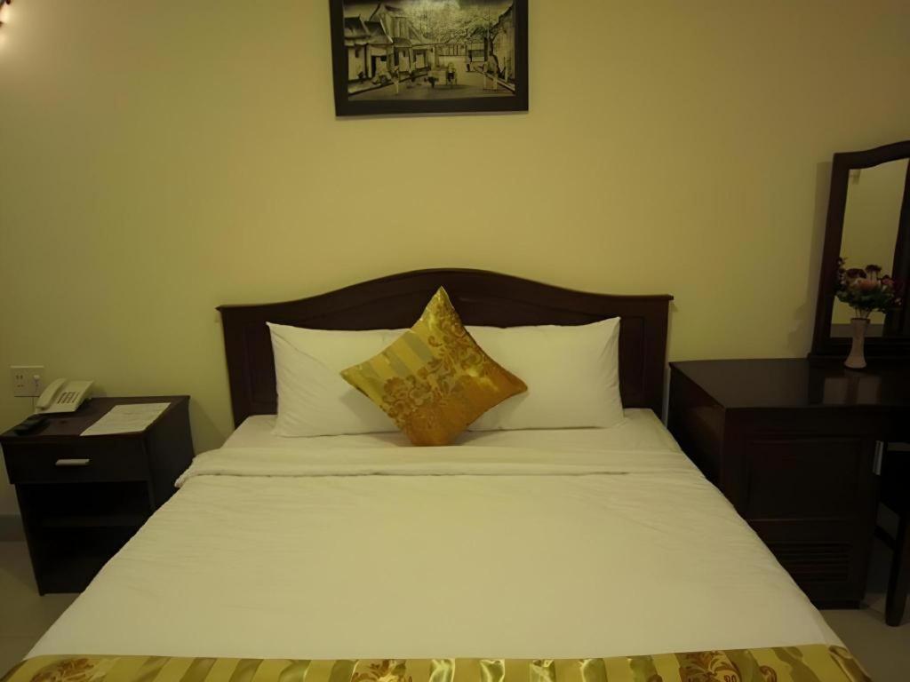 Nui Thanh Hotel Ho Chi Minh City Exterior photo