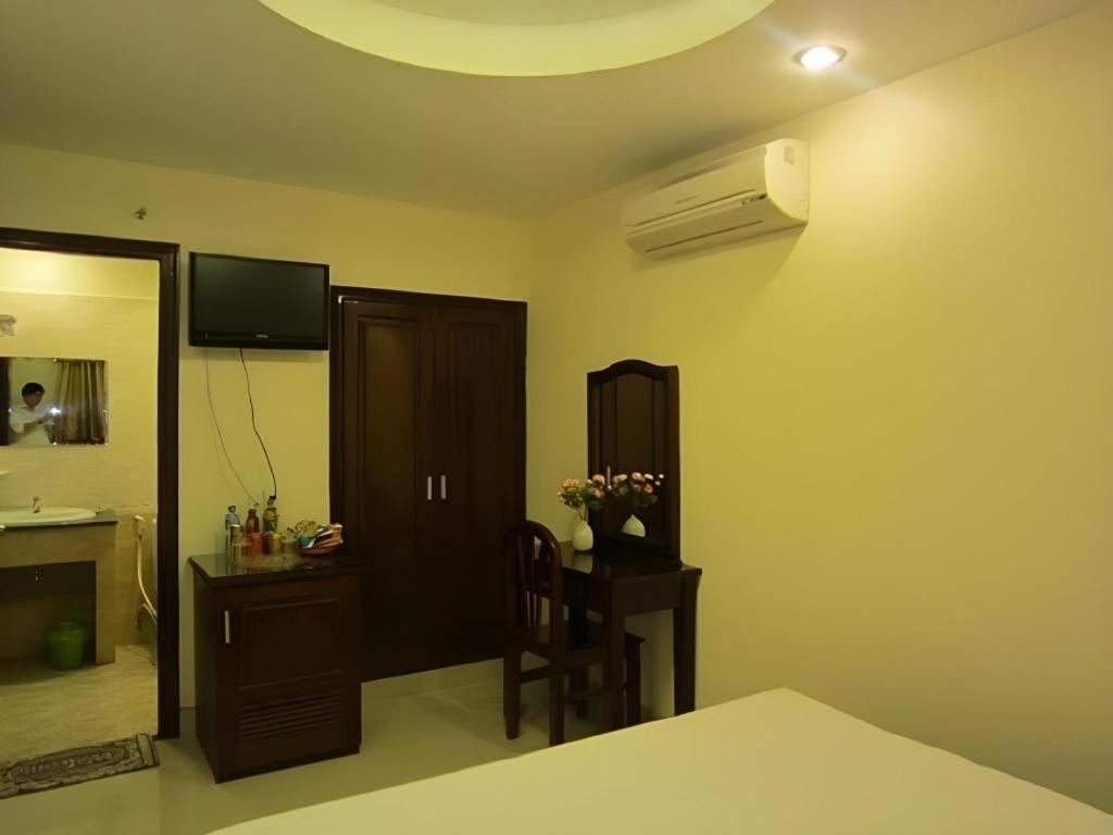Nui Thanh Hotel Ho Chi Minh City Exterior photo