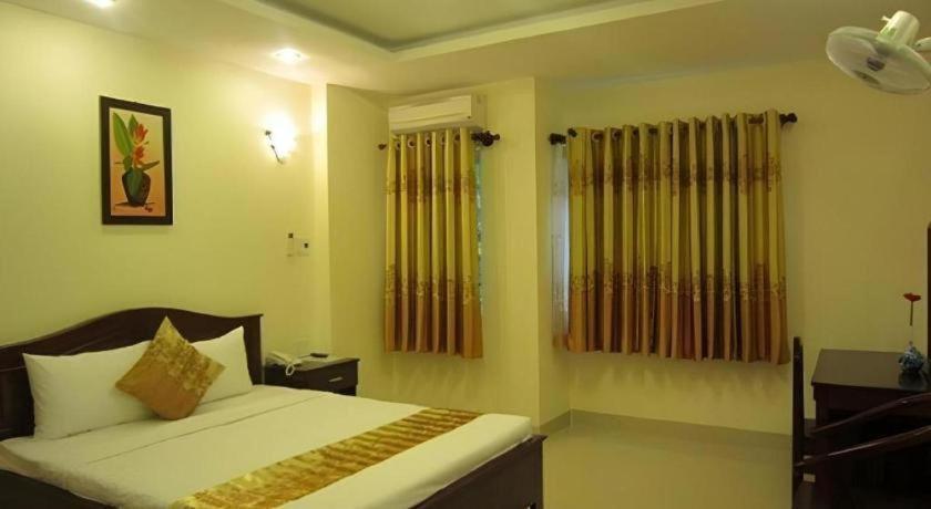 Nui Thanh Hotel Ho Chi Minh City Exterior photo