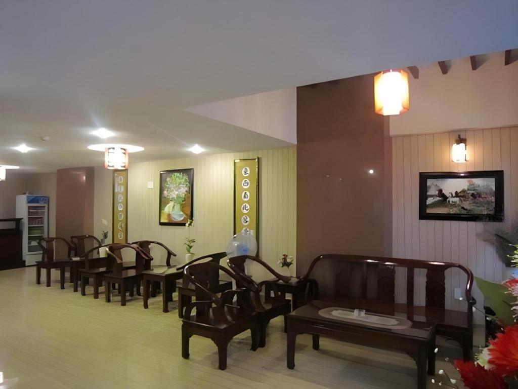 Nui Thanh Hotel Ho Chi Minh City Exterior photo
