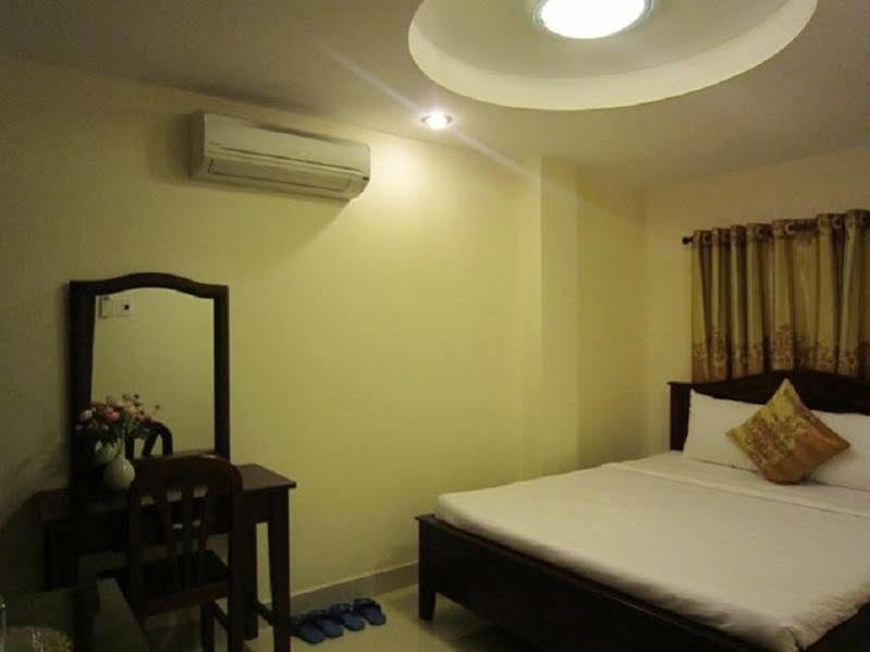 Nui Thanh Hotel Ho Chi Minh City Exterior photo